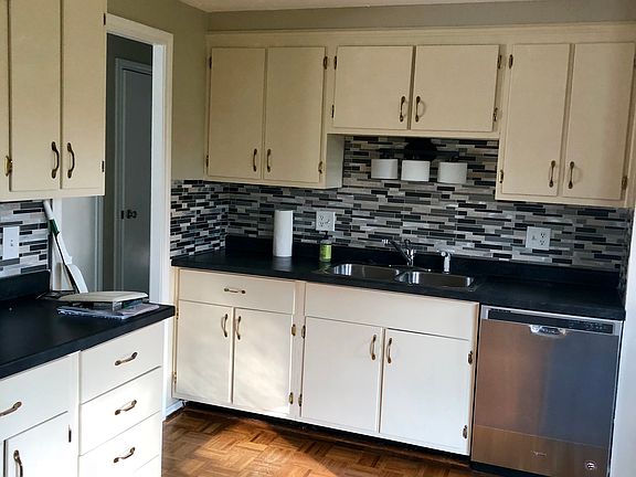 5th image of 3726 Marion Dr