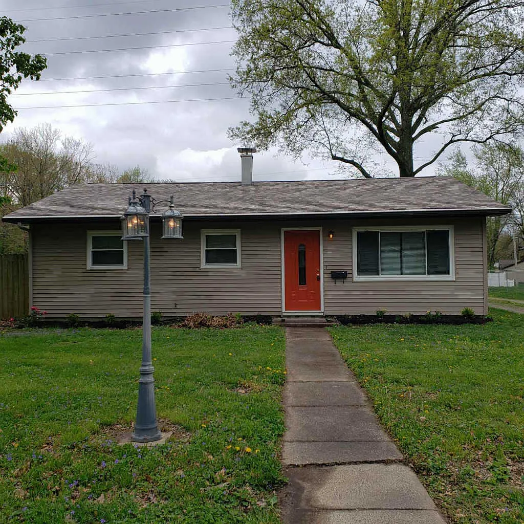 5002 Stratford Ct photo 1