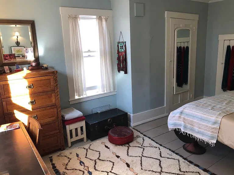 123 Oak St — Photo 3