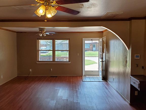 4th image of 445 W Elder Dr