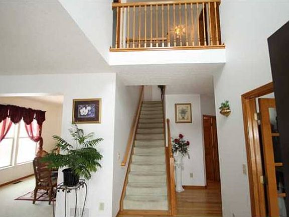 Entry / Foyer