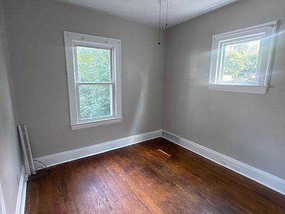 4th image of 2059-61 Lewis Dr