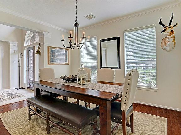 4th image of 8510 Hillsboro Pl