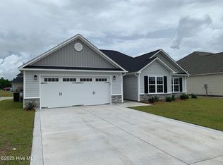 408 Montgomery Dr, Jacksonville, NC 28546