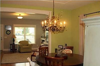 3rd image of 1009 Garnett Ave
