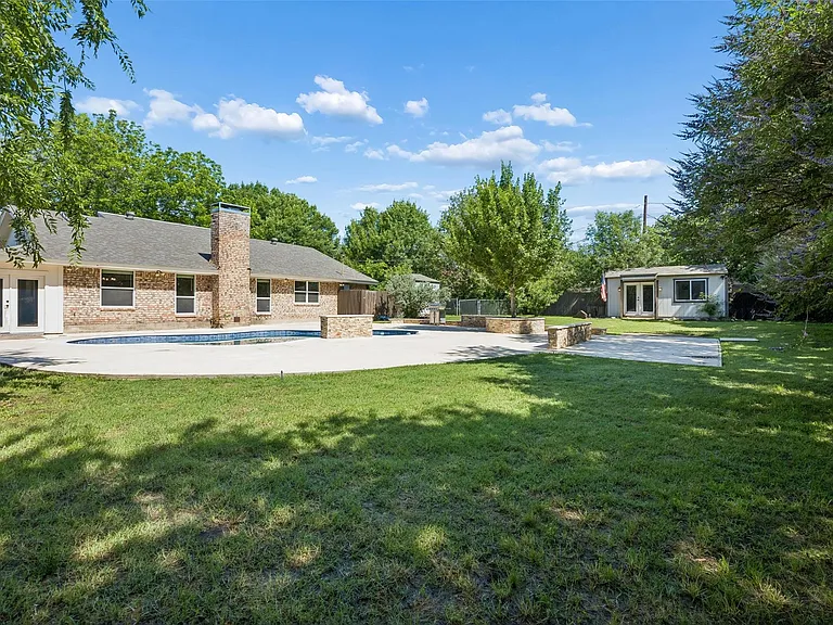 1203 Oakwood Trl — Photo 27
