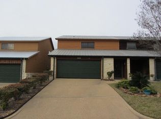 1914 20th St, Huntsville, TX 77340