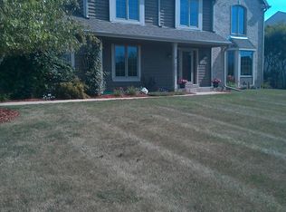 9510 S Fairway Cir, Franklin, WI 53132