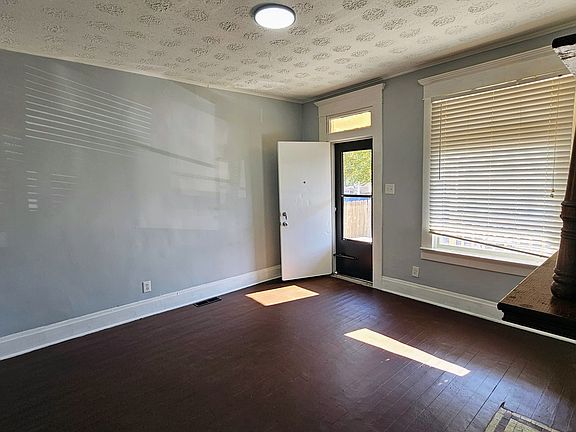 5th image of 540 Elsmere St #540