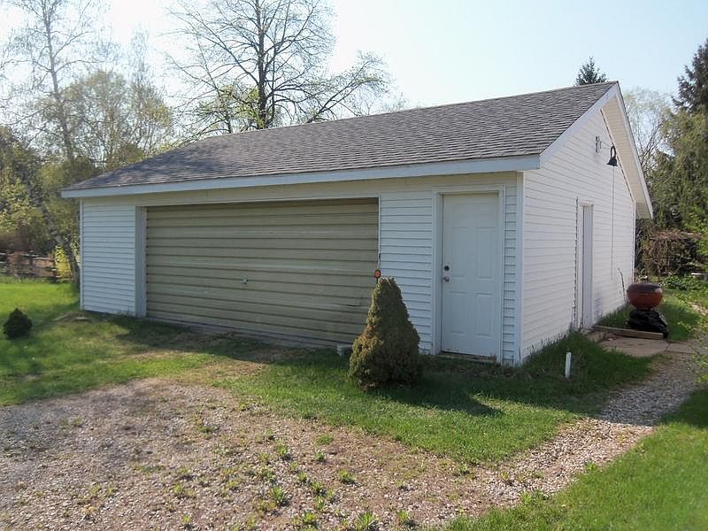 2nd image of 2998 N Hurds Corner Rd