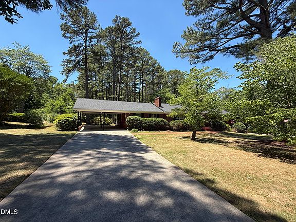 5th image of 174 Pine Cone Dr