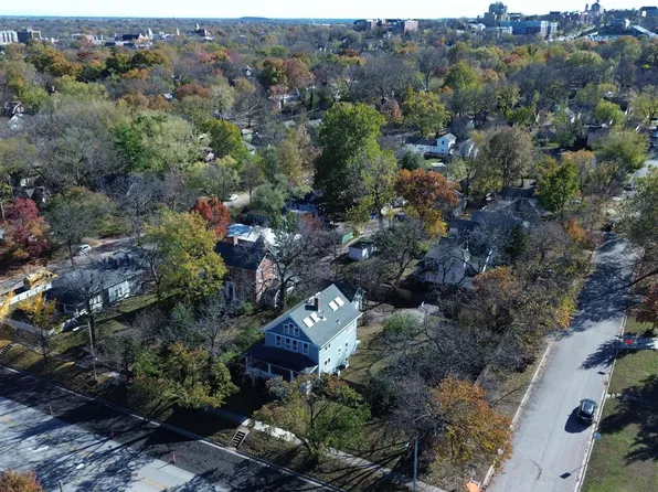 913 W 6th St, Lawrence, KS 66044