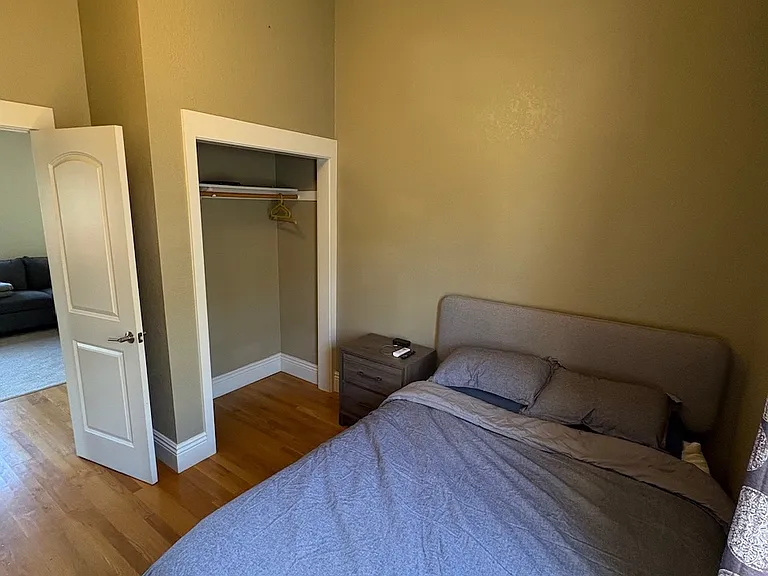 555 N 20th St — Photo 38