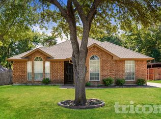 352 N Beltwoods Dr, Desoto, TX 75115