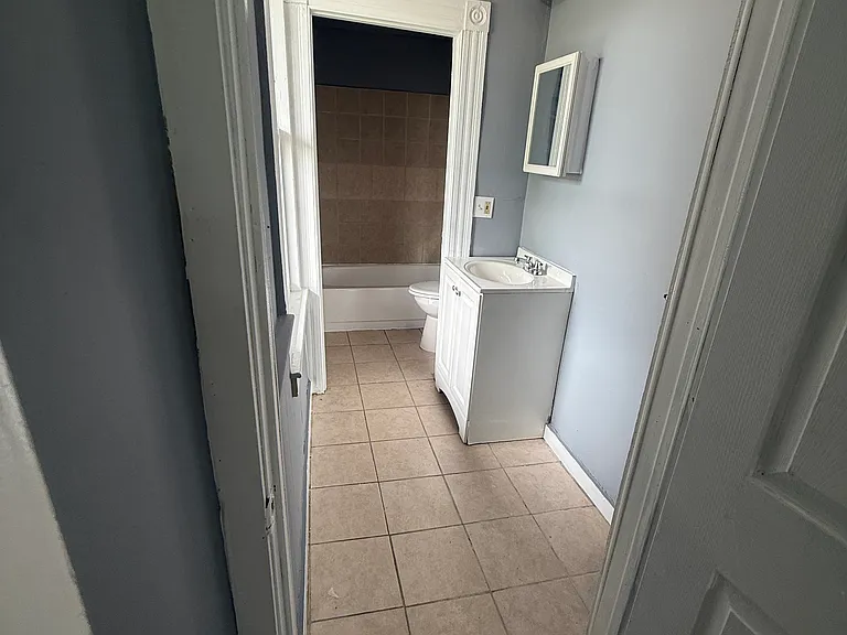113 Green St #3 — Photo 6