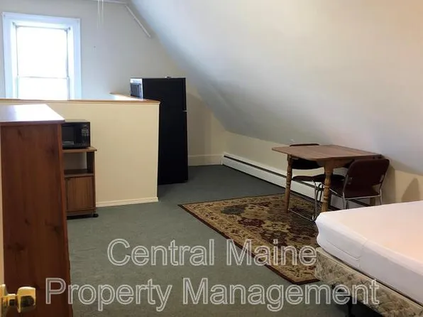 256 Main St #8, Auburn, ME 04210