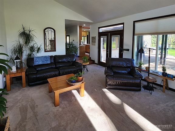 5th image of 1343 Bussell Road