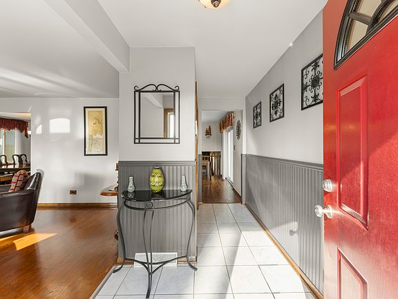 3rd image of 9204 Parkside Ave