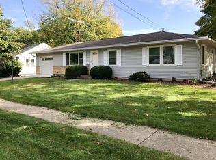 936 Somonauk St, Sycamore, IL 60178