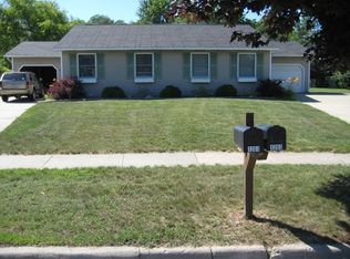 1201 Abbey Ln, Mount Pleasant, MI 48858