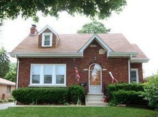 920 S 6th Ave, Des Plaines, IL 60016