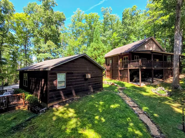 150 Trail Tree Dr, Young Harris, GA 30582