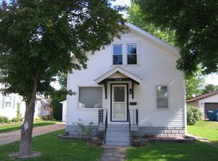 604 Pierce Ave, Little Chute, WI 54140