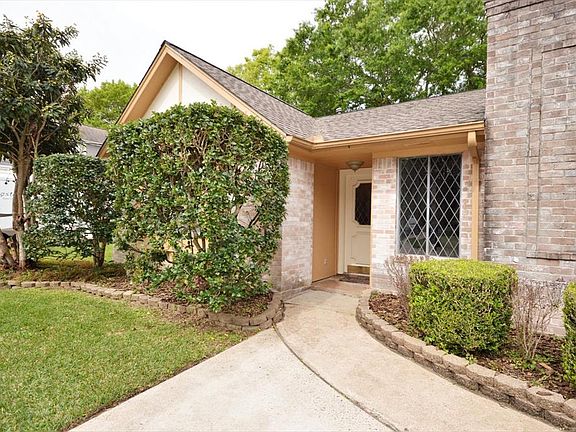 3rd image of 3408 E Circle Dr