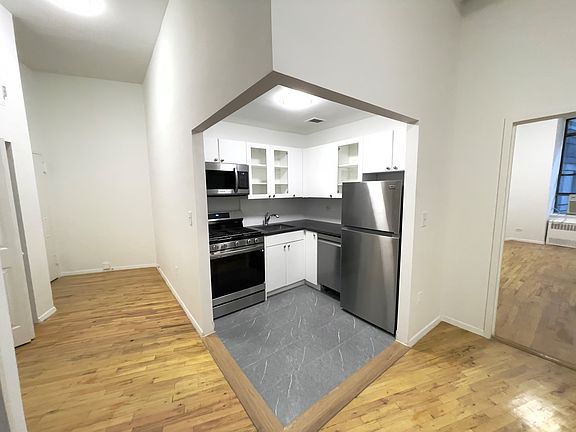 4th image of 56 Beaver St APT 204