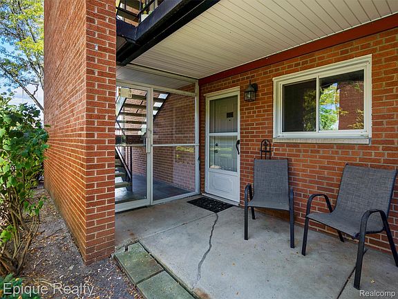 4th image of 2915 W 13 Mile Rd #Apt 101