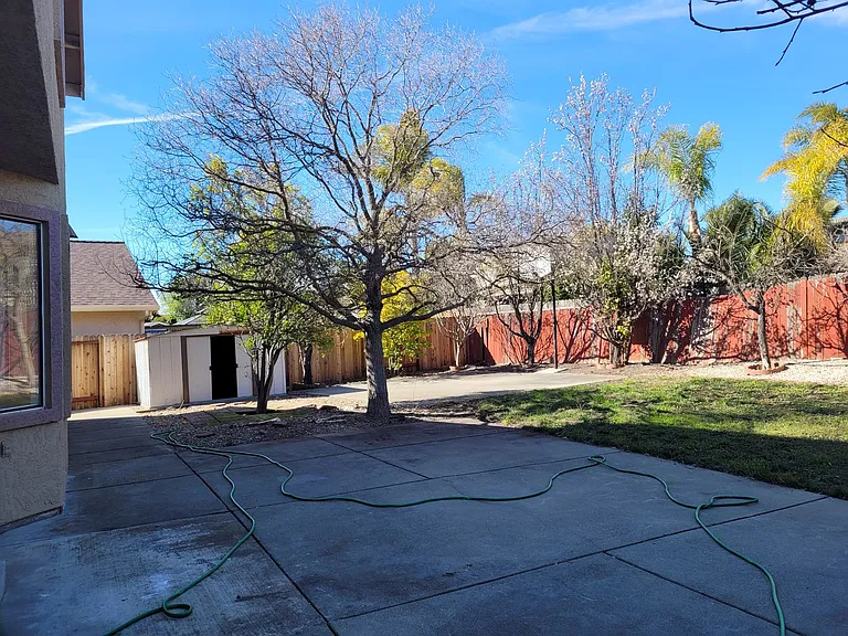 745 Monte Carlo Dr — Photo 32