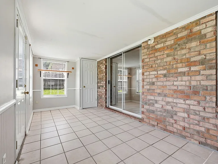 339 Peggy Dr — Photo 17