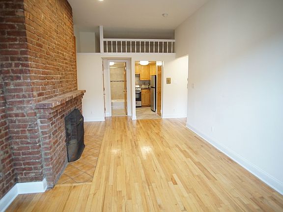 3rd image of 36 W 75th St #4F