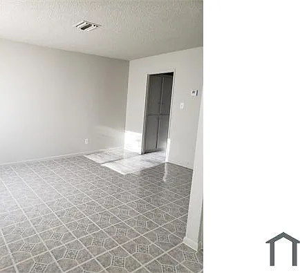 2600 E Mesquite Ave #2