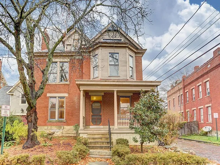 250 Wilber Ave — Photo 1