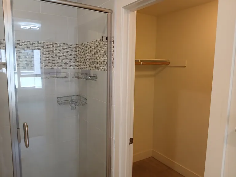 135 W Live Oak Ave #J — Photo 2