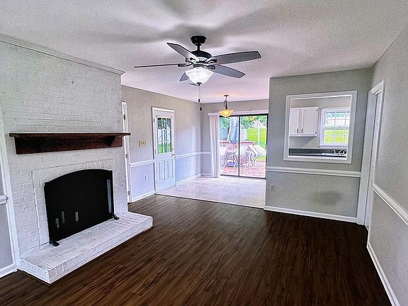 3rd image of 443 Silversmith Ln
