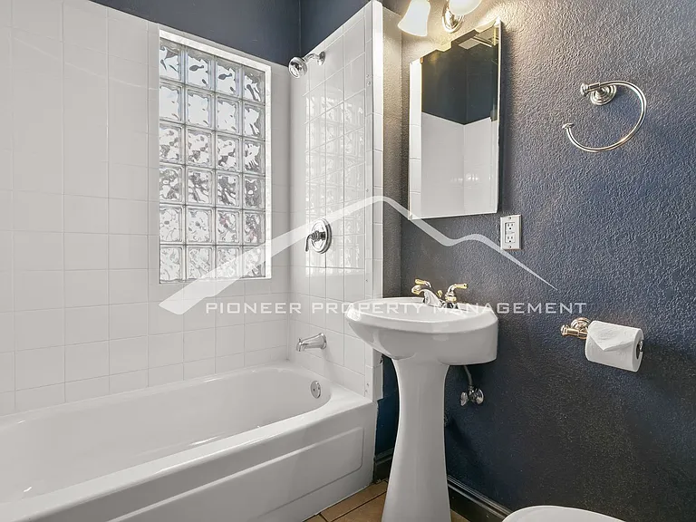 4624 E 16th Ave — Photo 9