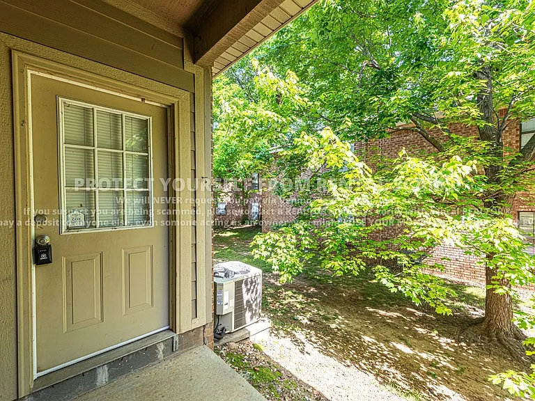 766 W Breeze Cv — Photo 13