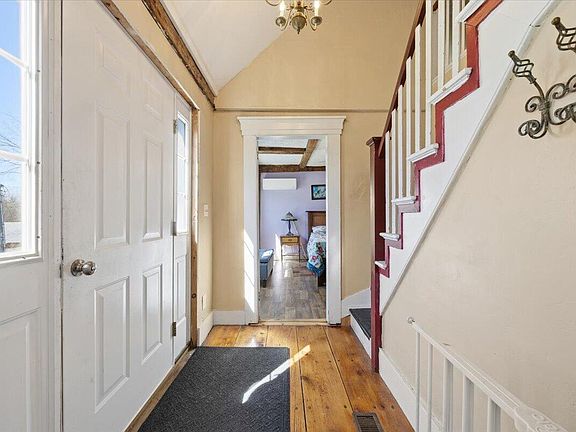 4th image of 848 Cape Road