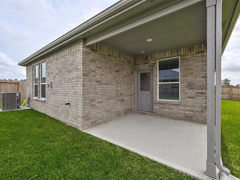 905 Silver Buckle Ln — Photo 17