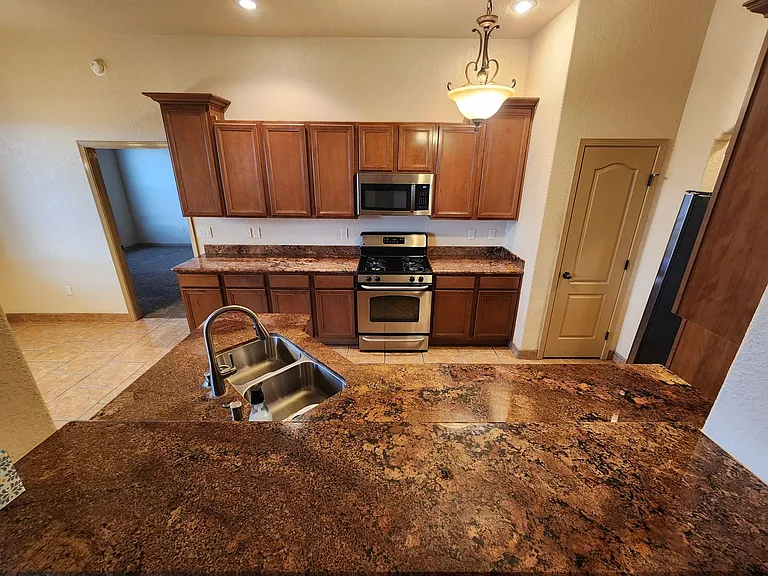 2105 San Patricio Loop — Photo 11