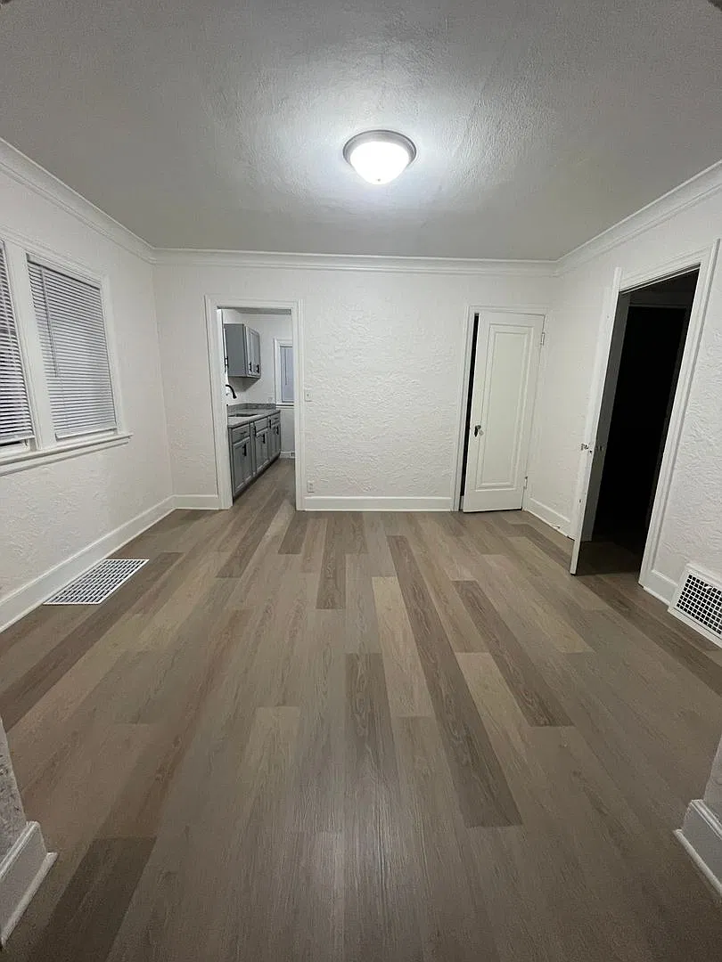 Newly Remodeled 4 Bedroom 2 Bath Home Available — Photo 2
