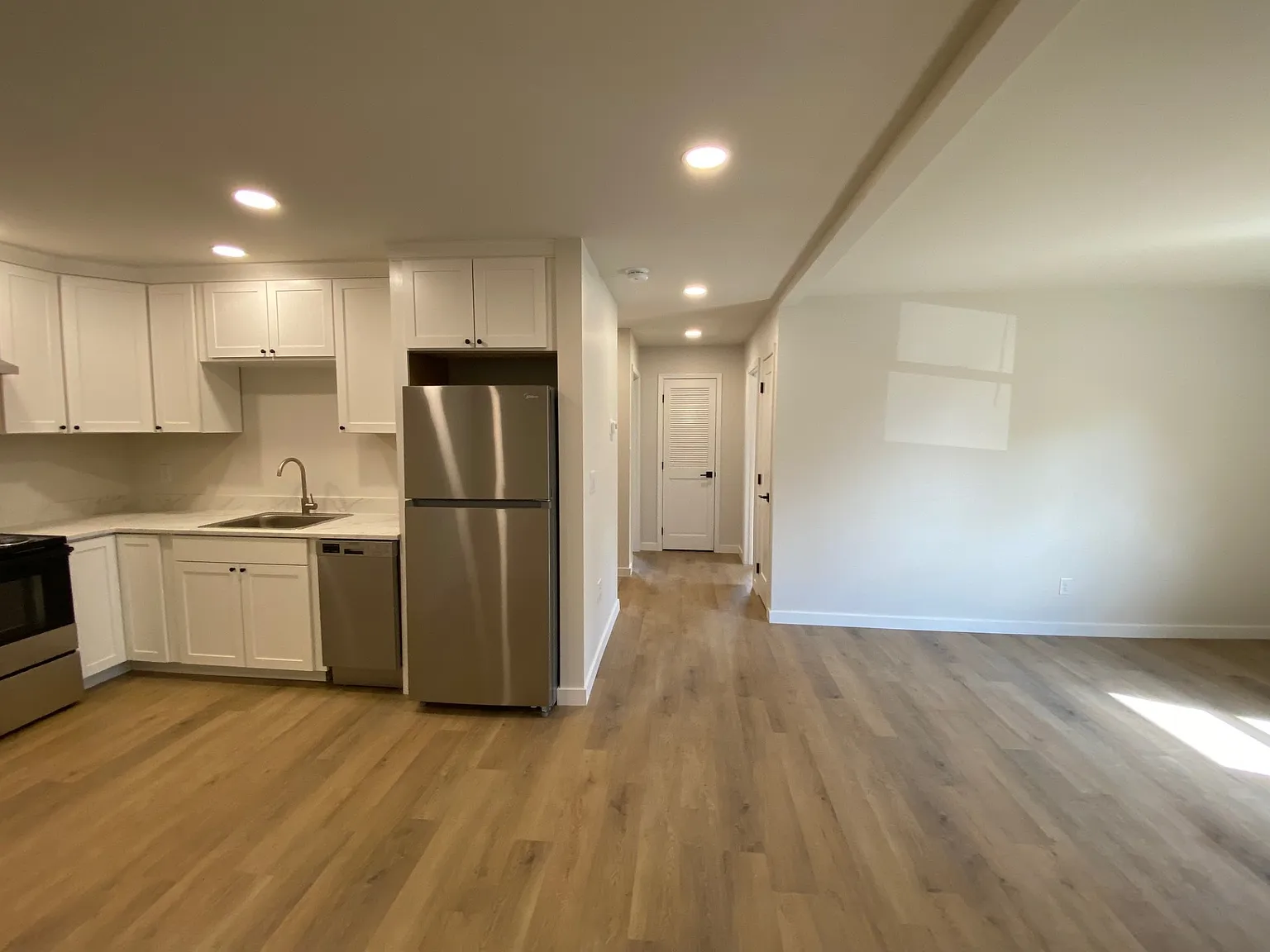 2 bed, $1,100 — Photo 4