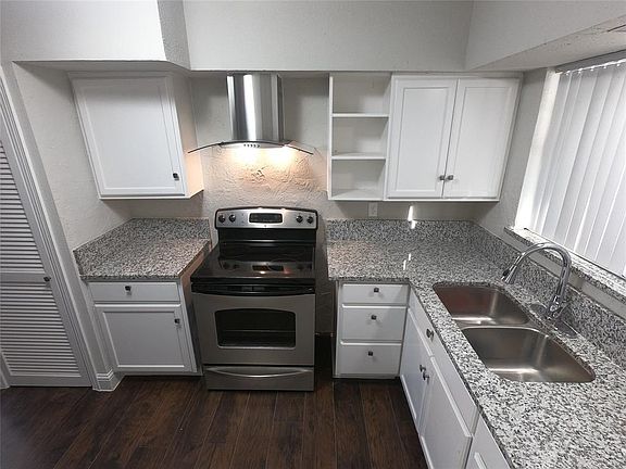 5th image of 2107 Barton Dr