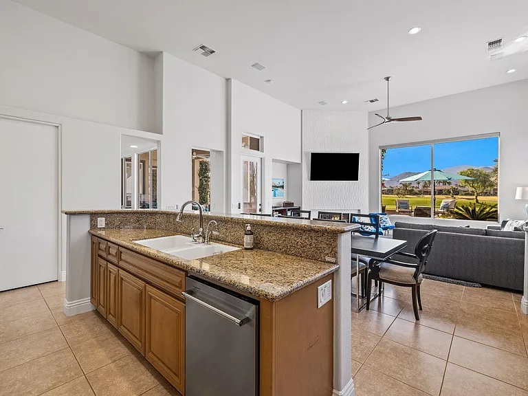 81045 Legends Way — Photo 9