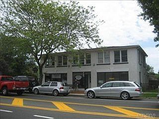 3rd image of 136 Main St