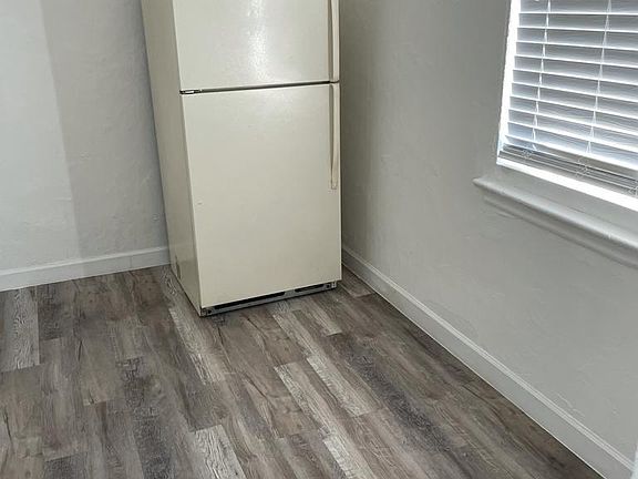 5th image of 2300 W Flagler St APT 18