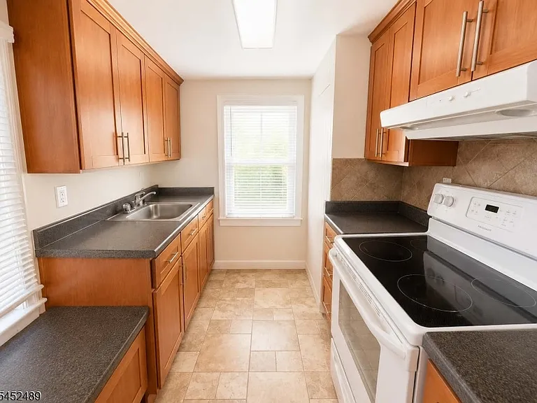 110 Van Syckels Rd — Photo 10