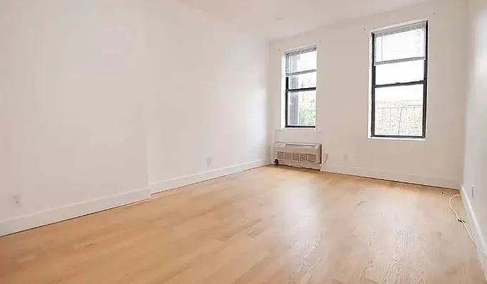 Rented by Mossanen Group | media 2